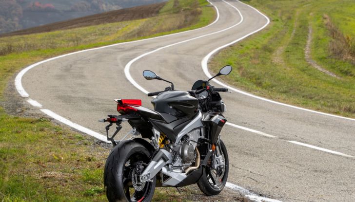 Aprilia Tuono 660: la Factory da 100 CV è più cattiva che mai! - Foto 4 di 13