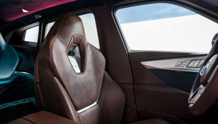 BMW XM: la prima sportiva della divisione Motorsport è una plug-in da 750 CV - Foto 10 di 16