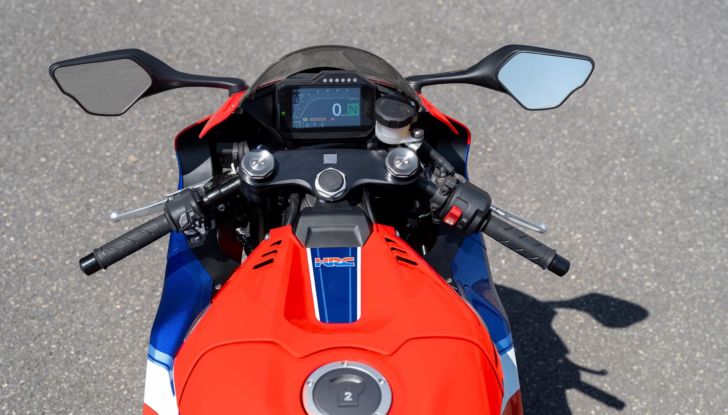 Honda CBR 1000RR-R Fireblade: la Superbike da 217 CV spegne 30 candeline - Foto 30 di 31