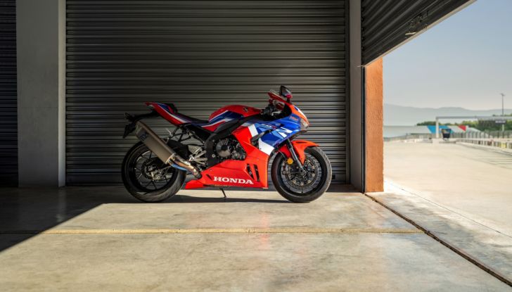 Honda CBR 1000RR-R Fireblade: la Superbike da 217 CV spegne 30 candeline - Foto 6 di 31