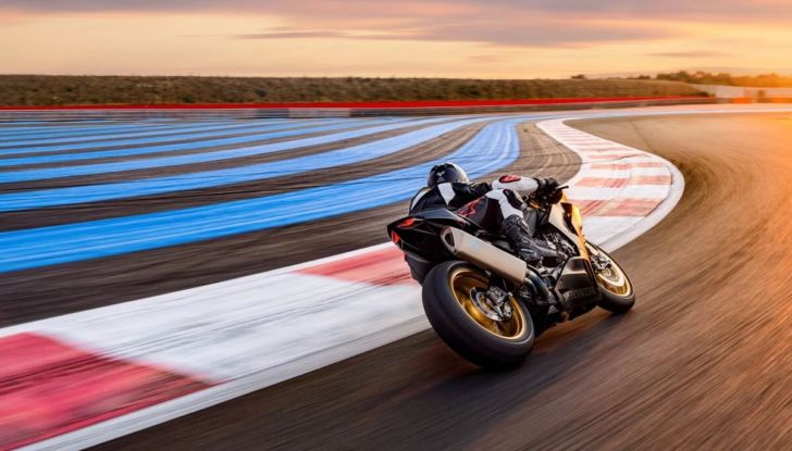 Honda CBR 1000RR-R Fireblade: la Superbike da 217 CV spegne 30 candeline - Foto 29 di 31