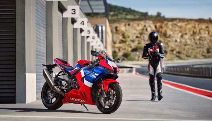 Honda CBR 1000RR-R Fireblade: la Superbike da 217 CV spegne 30 candeline - Foto 5 di 31