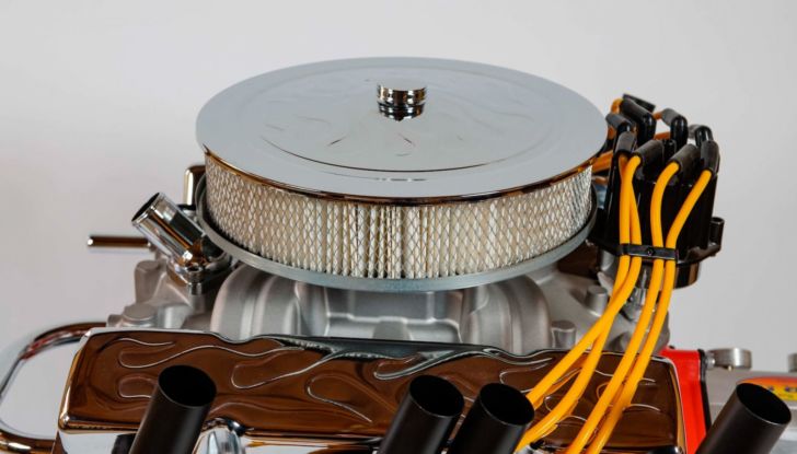 Il barbecue per gli appassionati di auto? Quello a forma di V8 della Hot Rod Grills! - Foto 3 di 8