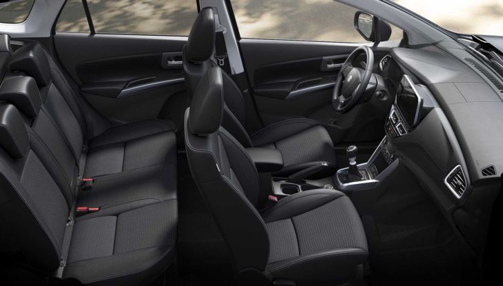 Suzuki S-Cross Hybrid: prova su strada del Full Hybrid 140V - Foto 18 di 18