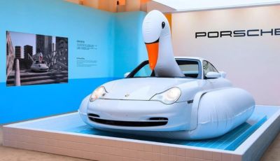 Porsche festeggia i 20 anni in Cina con una 996… a forma di cigno!