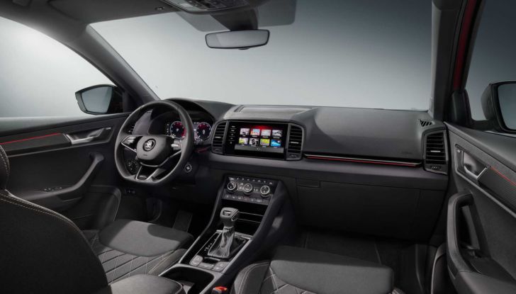 Skoda Karoq 2022: il restyling è più tecnologico ed eco-sostenibile - Foto 17 di 18