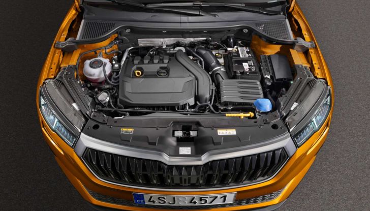 Skoda Karoq 2022: il restyling è più tecnologico ed eco-sostenibile - Foto 9 di 18