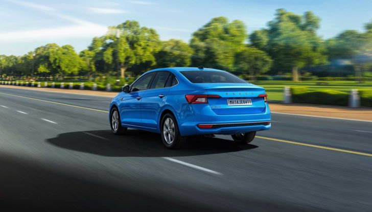 Skoda Slavia: la nuova berlina avrà solo motori a benzina - Foto 2 di 14