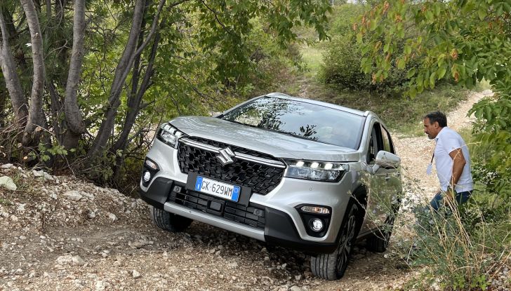 Suzuki S-Cross Hybrid: prova su strada del Full Hybrid 140V - Foto 3 di 18