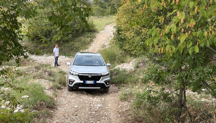 Suzuki S-Cross Hybrid: prova su strada del Full Hybrid 140V - Foto 2 di 18