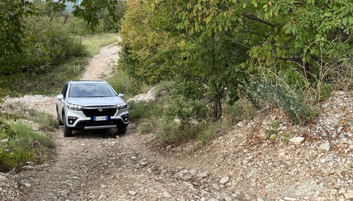 Suzuki S-Cross Hybrid: prova su strada del Full Hybrid 140V - Foto 6 di 18