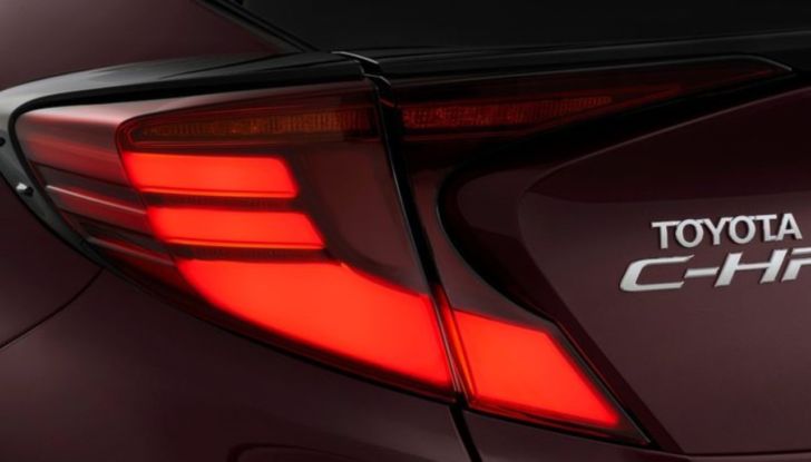 Toyota C-HR 2022: il restyling punta su un abitacolo ancora più digital - Foto 6 di 6