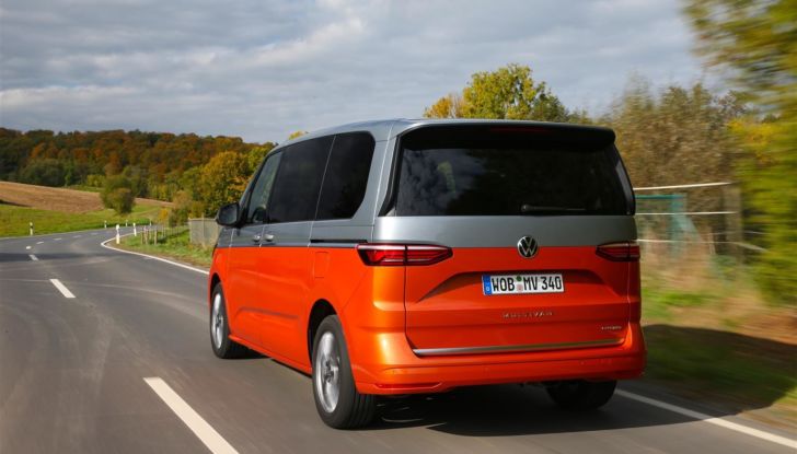 Volkswagen Multivan: il Bulli T7 debutta in Italia con l’ibrido plug-in da 218 CV - Foto 3 di 14