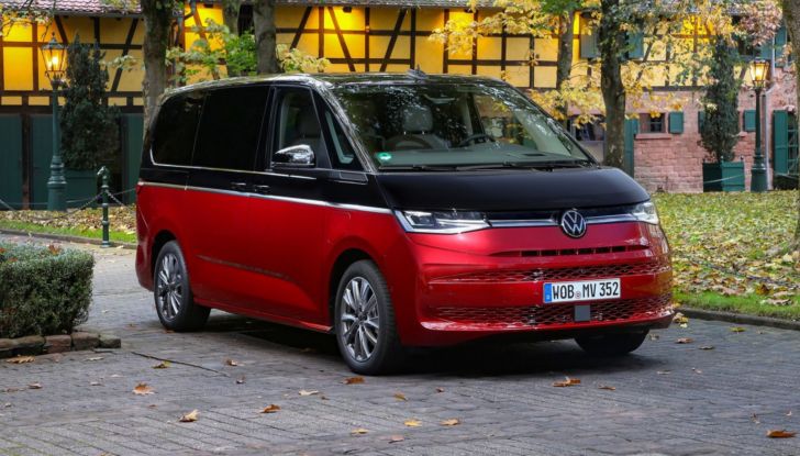 Volkswagen Multivan: il Bulli T7 debutta in Italia con l’ibrido plug-in da 218 CV - Foto 6 di 14