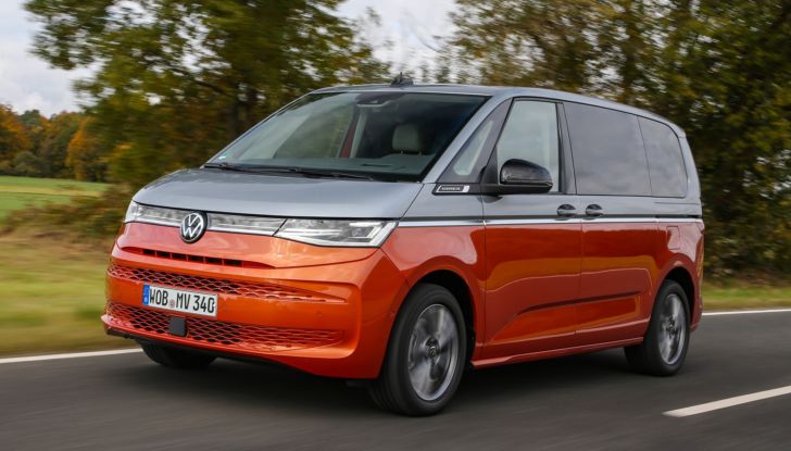 Volkswagen Multivan: il Bulli T7 debutta in Italia con l’ibrido plug-in da 218 CV - Foto 1 di 14
