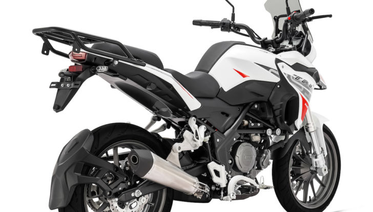 Benelli TRK 251: la piccola pesarese si rifà il look - Foto 5 di 13