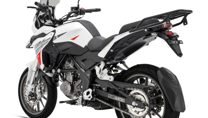 Benelli TRK 251: la piccola pesarese si rifà il look - Foto 6 di 13