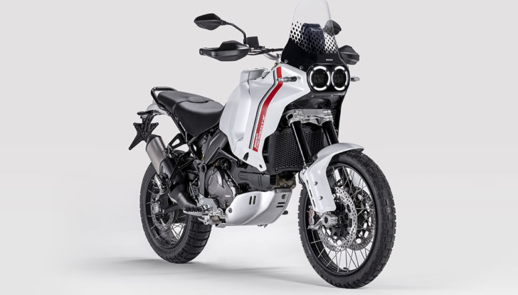 Ducati DesertX: nessun ostacolo sul percorso grazie al navigatore Turn by Turn - Foto 8 di 9