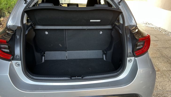 Mazda2 Full Hybrid 2022: nei concessionari a marzo da 20.300 Euro - Foto 17 di 20