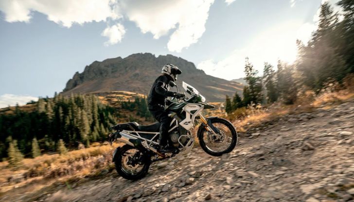 Triumph Tiger 1200, svelato il nuovo modello - Foto 12 di 17
