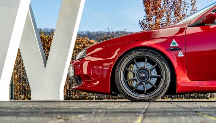 Alfa Romeo 156: questa GTA modificata chiude il cerchio con la Giulia GTAm - Foto 9 di 21
