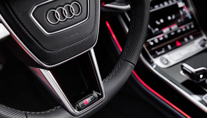 Audi A8 2022: l’ammiraglia tedesca è ordinabile in Italia da 100.800 Euro - Foto 14 di 17