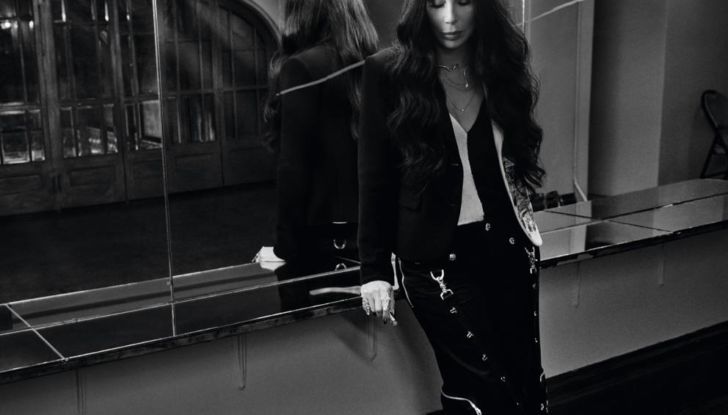 Calendario Pirelli 2022: Bryan Adams omaggia i 150 anni del marchio italiano - Foto 8 di 12