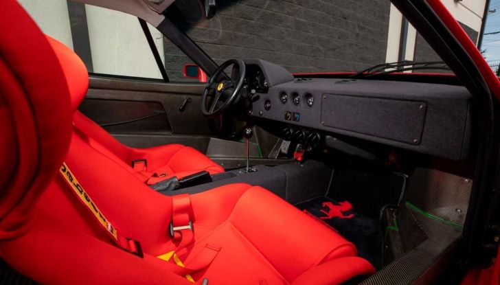 La “regina” torna in vendita: all’asta una delle ultime Ferrari F40 del 1992! - Foto 12 di 12