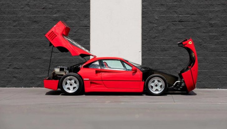 La “regina” torna in vendita: all’asta una delle ultime Ferrari F40 del 1992! - Foto 6 di 12