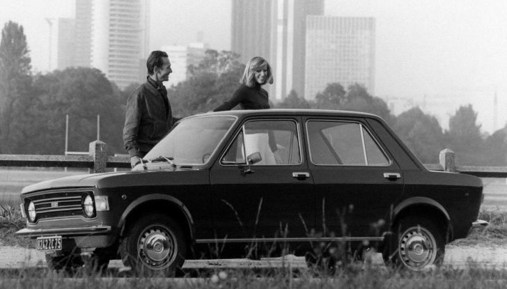 All’asta la Fiat 128 di Maradona: basteranno 400.000 dollari? - Foto 10 di 10