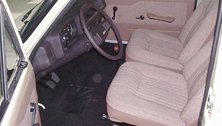 All’asta la Fiat 128 di Maradona: basteranno 400.000 dollari? - Foto 4 di 10