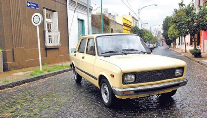 All’asta la Fiat 128 di Maradona: basteranno 400.000 dollari? - Foto 1 di 10