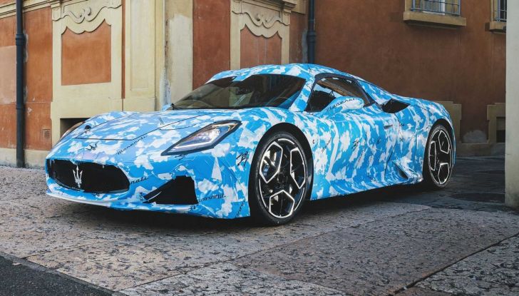 Maserati MC20 Cabrio: la supercar a cielo aperto si mostra al pubblico - Foto 4 di 8