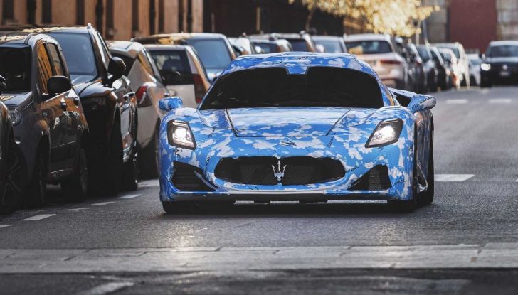 Maserati MC20 Cabrio: la supercar a cielo aperto si mostra al pubblico - Foto 6 di 8