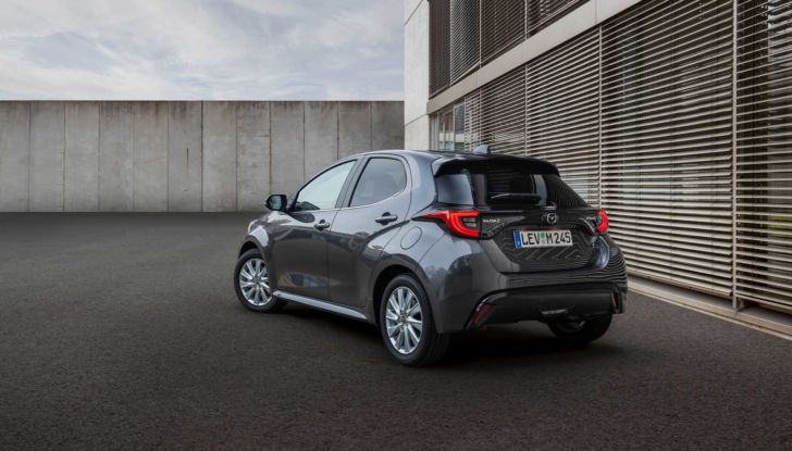 Mazda2 Full Hybrid 2022: nei concessionari a marzo da 20.300 Euro - Foto 11 di 20