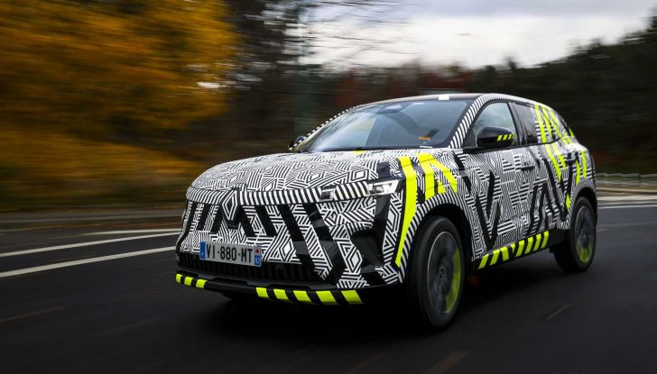 Renault Austral: due milioni di km di test prima del lancio ufficiale in primavera - Foto 1 di 3