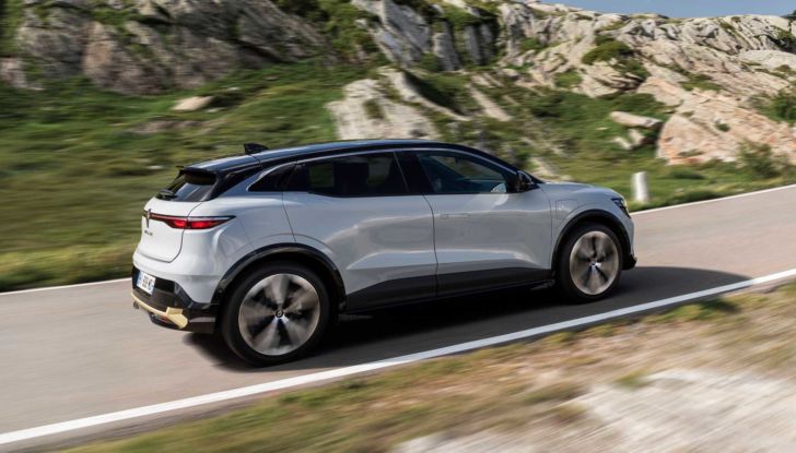 Renault Mégane E-Tech Electric: ordini aperti per l’Italia, prezzi da 37.100 Euro - Foto 15 di 22