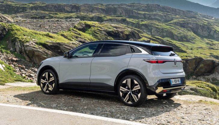 Renault Mégane E-Tech Electric: ordini aperti per l’Italia, prezzi da 37.100 Euro - Foto 17 di 22