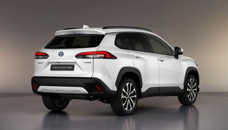 Toyota Corolla Cross: disponibile anche l’1.8 Full Hybrid da 140 CV - Foto 4 di 13