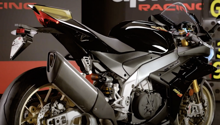 Aprilia RSV4 Factory 2022: arriva la versione Ultra Dark - Foto 5 di 10