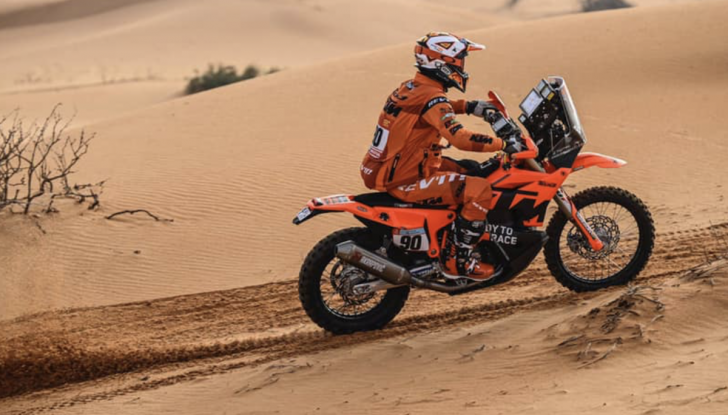 Dakar 2022: Petrucci da record, è il primo pilota di MotoGP a vincere una tappa nel deserto - Foto 1 di 10