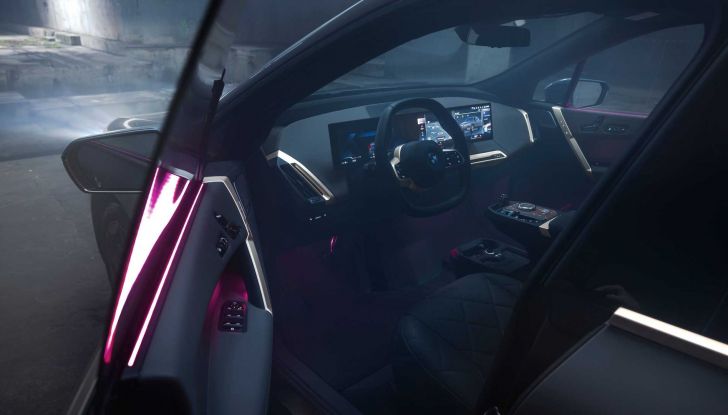 BMW iX M60: la versione sportiva del SAV elettrico ha 619 cavalli - Foto 10 di 13