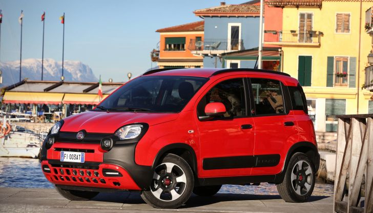Fiat: la gamma RED si amplia con la Tipo Cross SW e la Panda - Foto 10 di 21