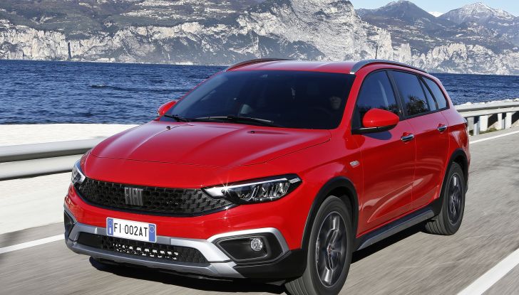 Fiat: la gamma RED si amplia con la Tipo Cross SW e la Panda - Foto 16 di 21