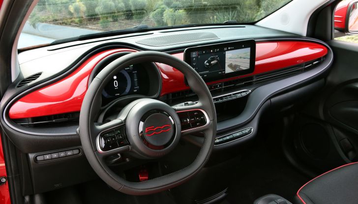 Fiat: la gamma RED si amplia con la Tipo Cross SW e la Panda - Foto 19 di 21