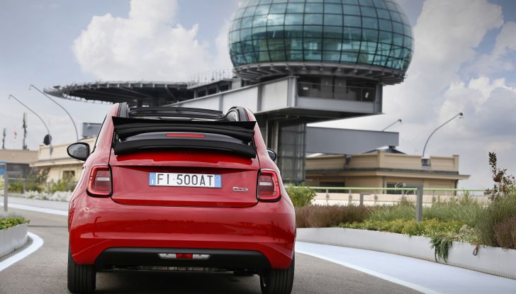 Fiat: la gamma RED si amplia con la Tipo Cross SW e la Panda - Foto 5 di 21