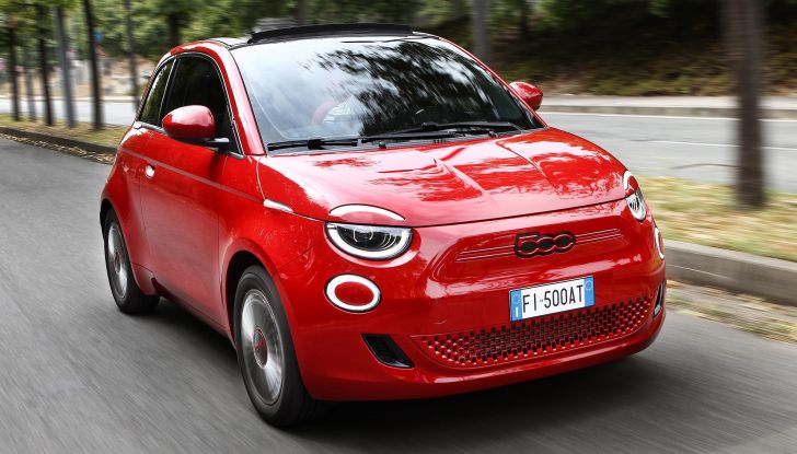 Fiat: la gamma RED si amplia con la Tipo Cross SW e la Panda - Foto 6 di 21