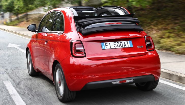 Fiat: la gamma RED si amplia con la Tipo Cross SW e la Panda - Foto 7 di 21
