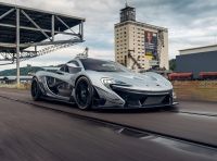 Il regalo più bello per un pilota? Una McLaren P1 GTR da usare in pista!
