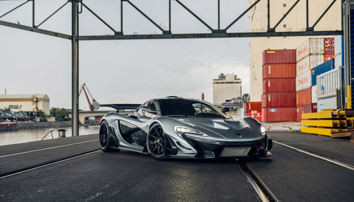 Il regalo più bello per un pilota? Una McLaren P1 GTR da usare in pista! - Foto 5 di 23